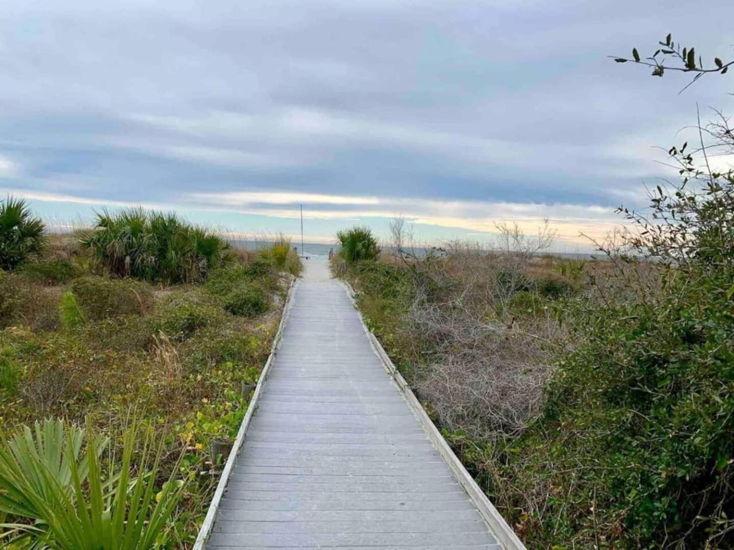 Forest Beach Condo Walk To Coligny, Pool, Tennis Хилтън Хед Айлънд Екстериор снимка