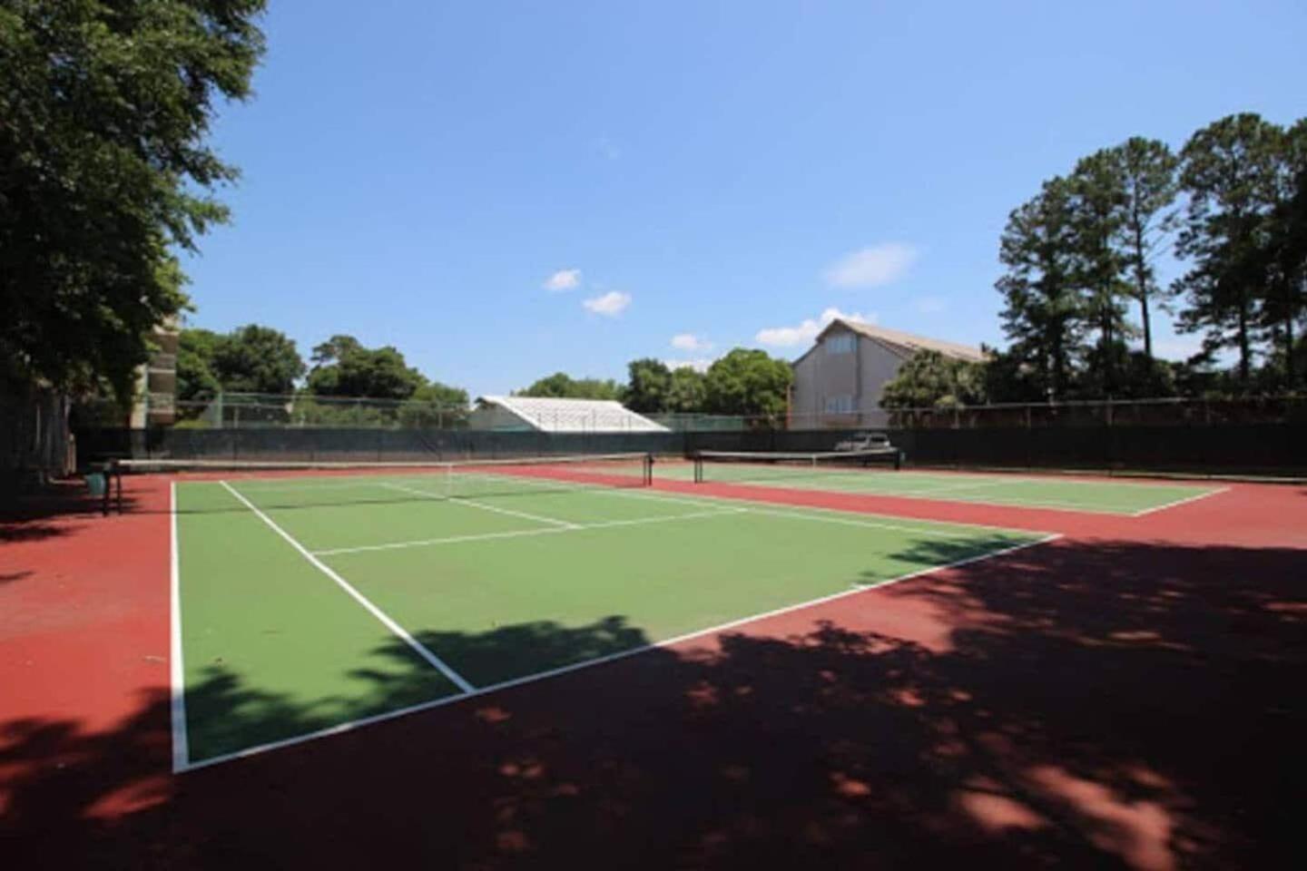 Forest Beach Condo Walk To Coligny, Pool, Tennis Хилтън Хед Айлънд Екстериор снимка
