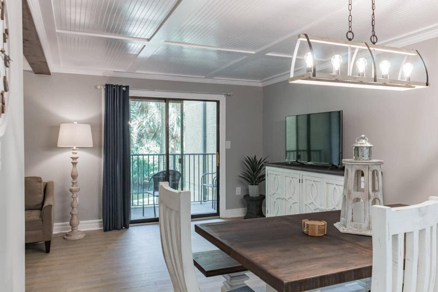 Forest Beach Condo Walk To Coligny, Pool, Tennis Хилтън Хед Айлънд Екстериор снимка