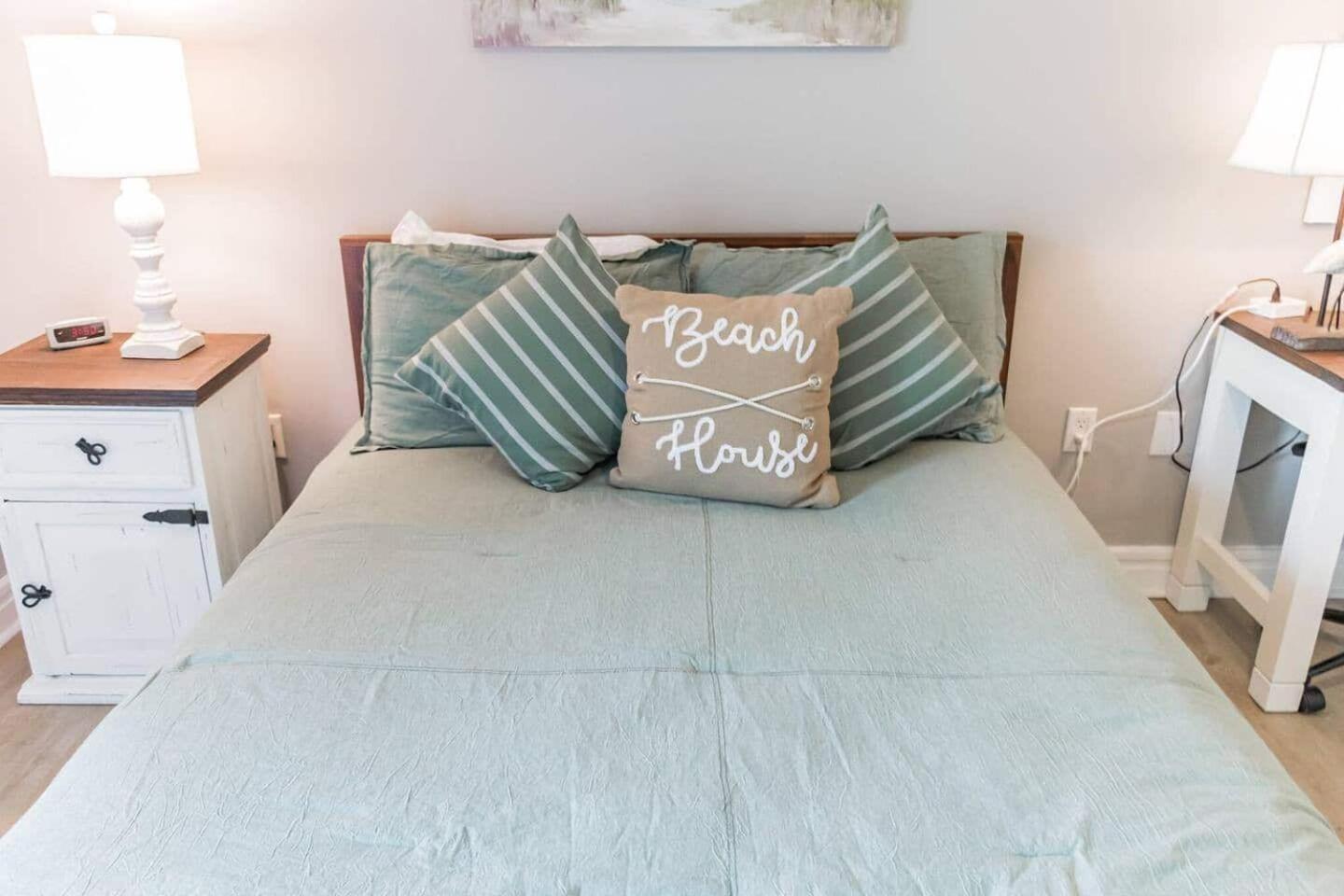 Forest Beach Condo Walk To Coligny, Pool, Tennis Хилтън Хед Айлънд Екстериор снимка