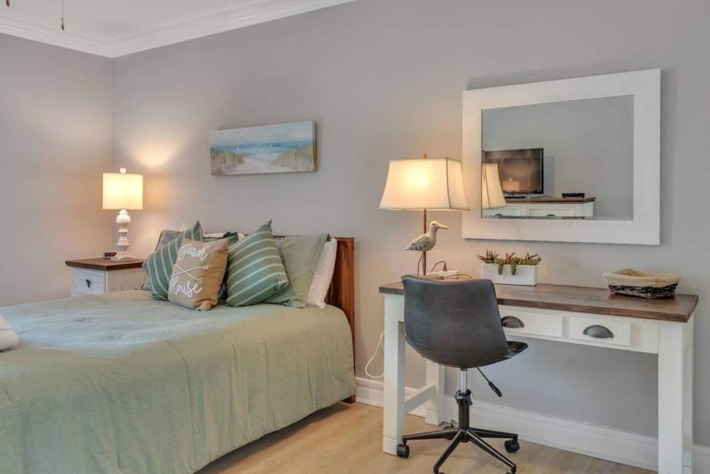Forest Beach Condo Walk To Coligny, Pool, Tennis Хилтън Хед Айлънд Екстериор снимка