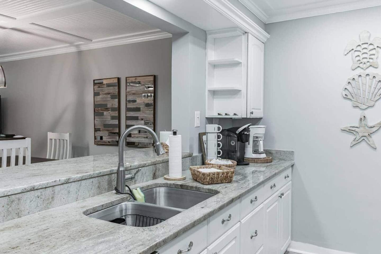 Forest Beach Condo Walk To Coligny, Pool, Tennis Хилтън Хед Айлънд Екстериор снимка